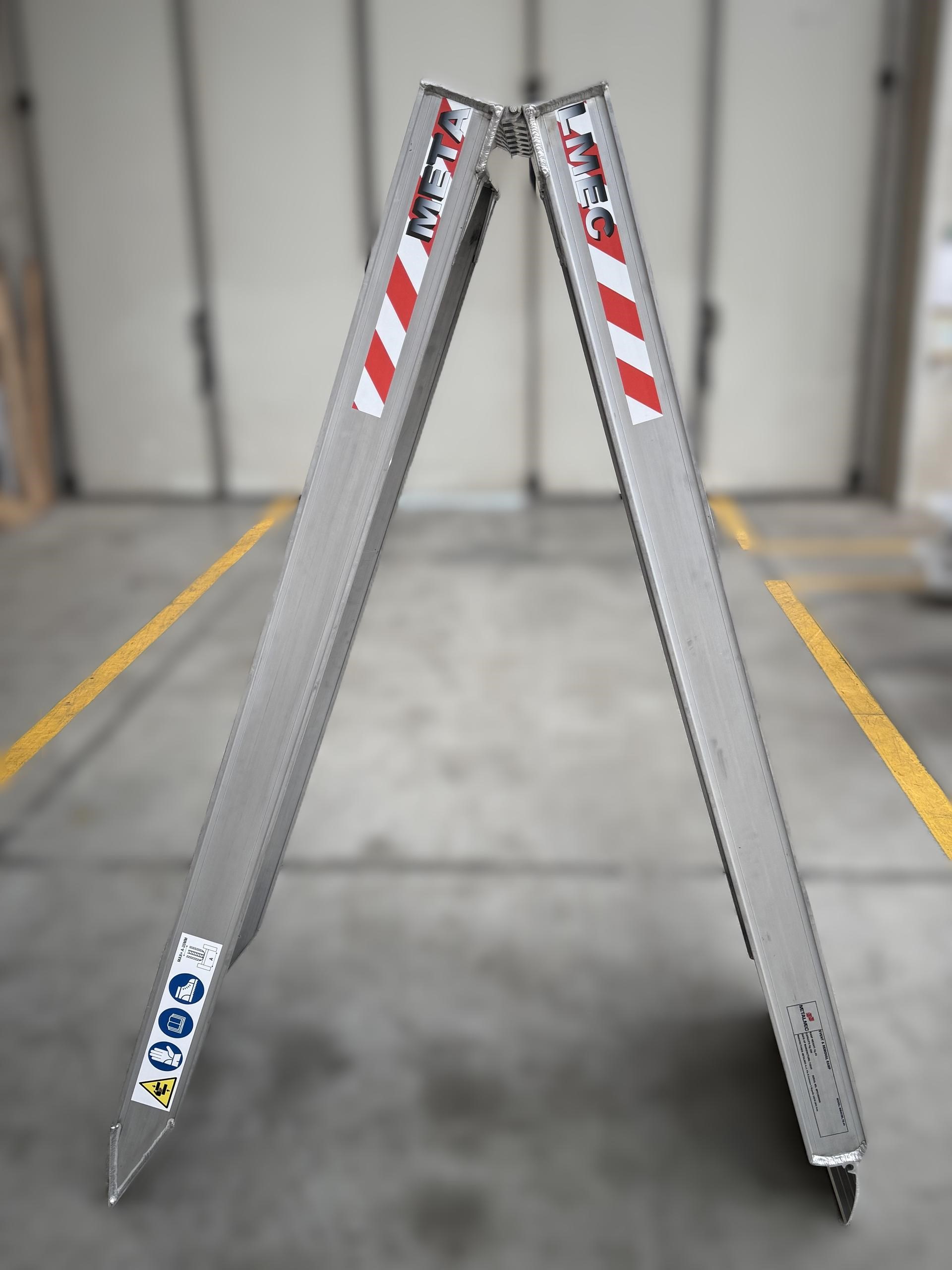 RAMPES LARGES AVEC CHARNIÈRE, NOUVELLES LONGUEURS DISPONIBLES